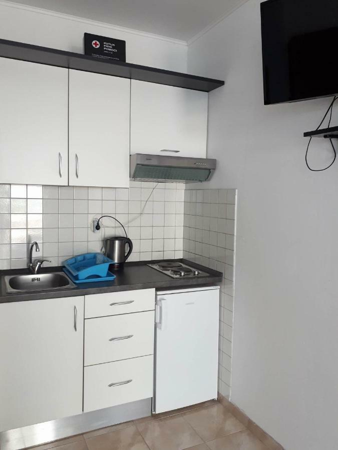Apartments Irina Рованиска Екстериор снимка