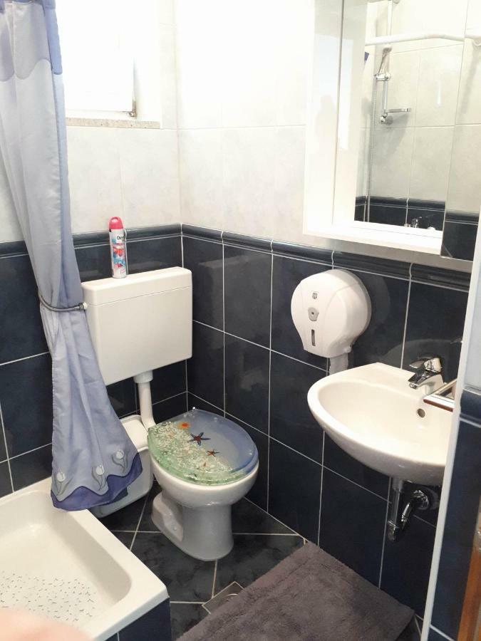 Apartments Irina Рованиска Екстериор снимка