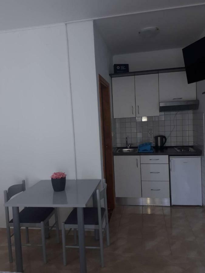 Apartments Irina Рованиска Екстериор снимка
